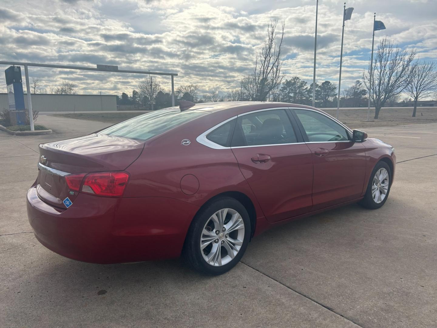 2015 RED /BLACK Chevrolet Impala CNG 3LT (2G1135SN6F9) with an 3.6L V6 DOHC 24V CNG engine, 6A transmission, located at 17760 Hwy 62, Morris, OK, 74445, (918) 733-4887, 35.609104, -95.877060 - Photo#4